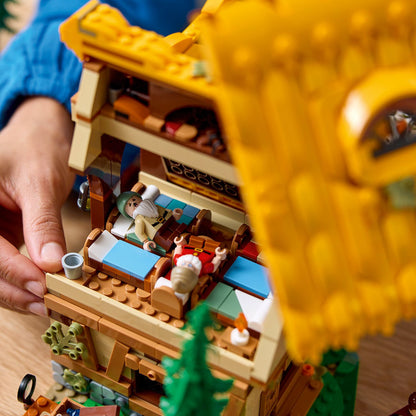 43242 Snow White and the Seven Dwarfs' Cottage