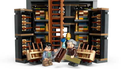 LEGO® Harry Potter 76439 Ollivanders™ & Madam Malkins Anzüge